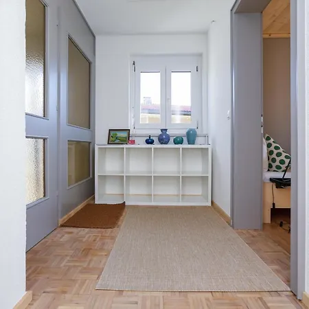 דירה Obergeschoss Mit 3 Schlafzimmer In Ruhiger Gegend