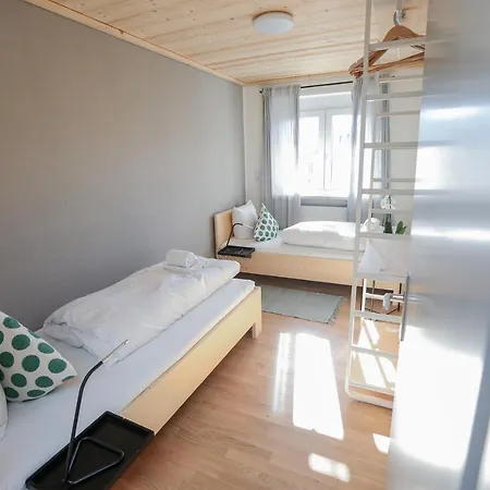 Obergeschoss Mit 3 Schlafzimmer In Ruhiger Gegend Mader